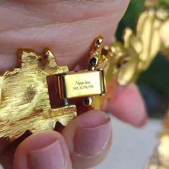 Vintage Napier leaves Gold-toned necklace - Picture 12 of 16